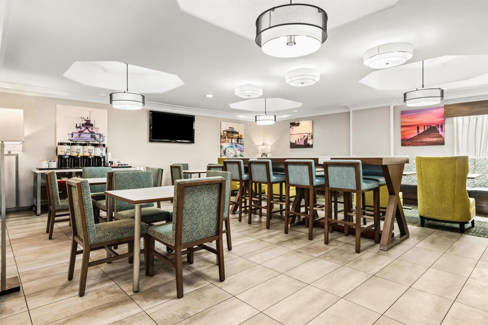 Hotel Hampton 3*