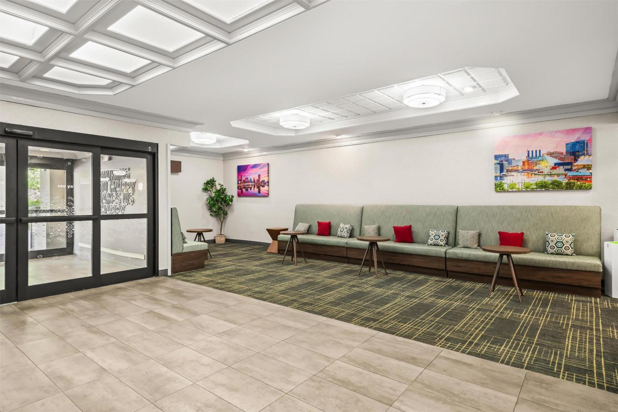 Hotel Hampton 3*